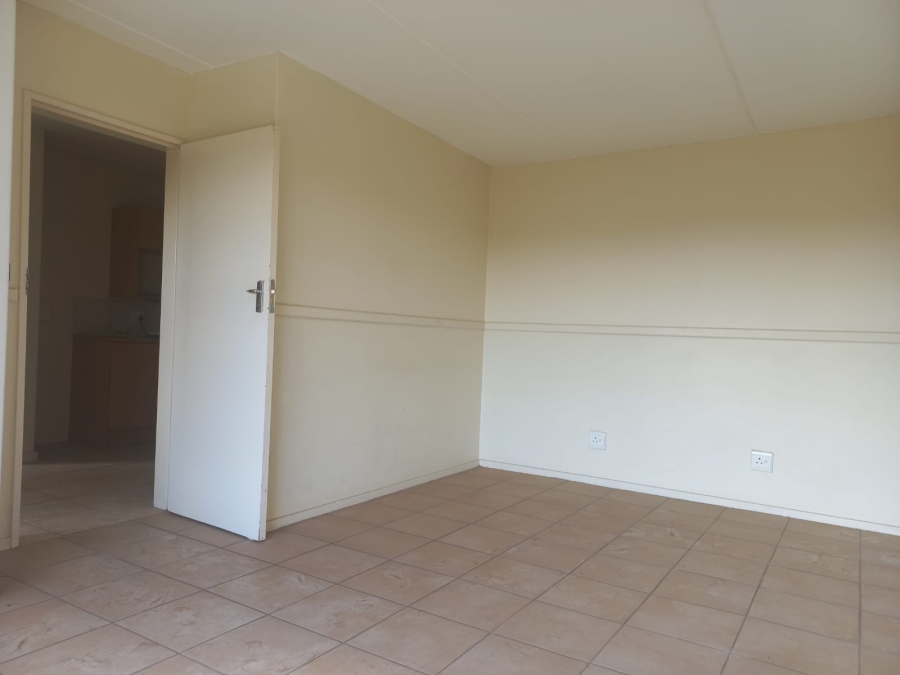 2 Bedroom Property for Sale in Kannoniers Park North West